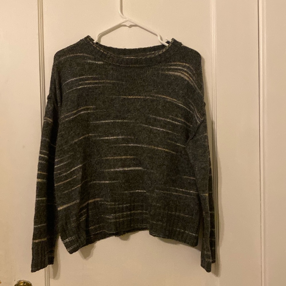 a.n.a a new approach Women's Gray  Heather Sweater Size petite medium